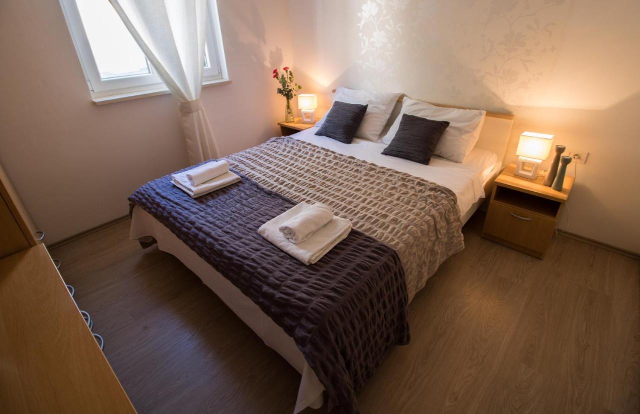Apartments Villa Carica B&B Мимице Екстериор снимка