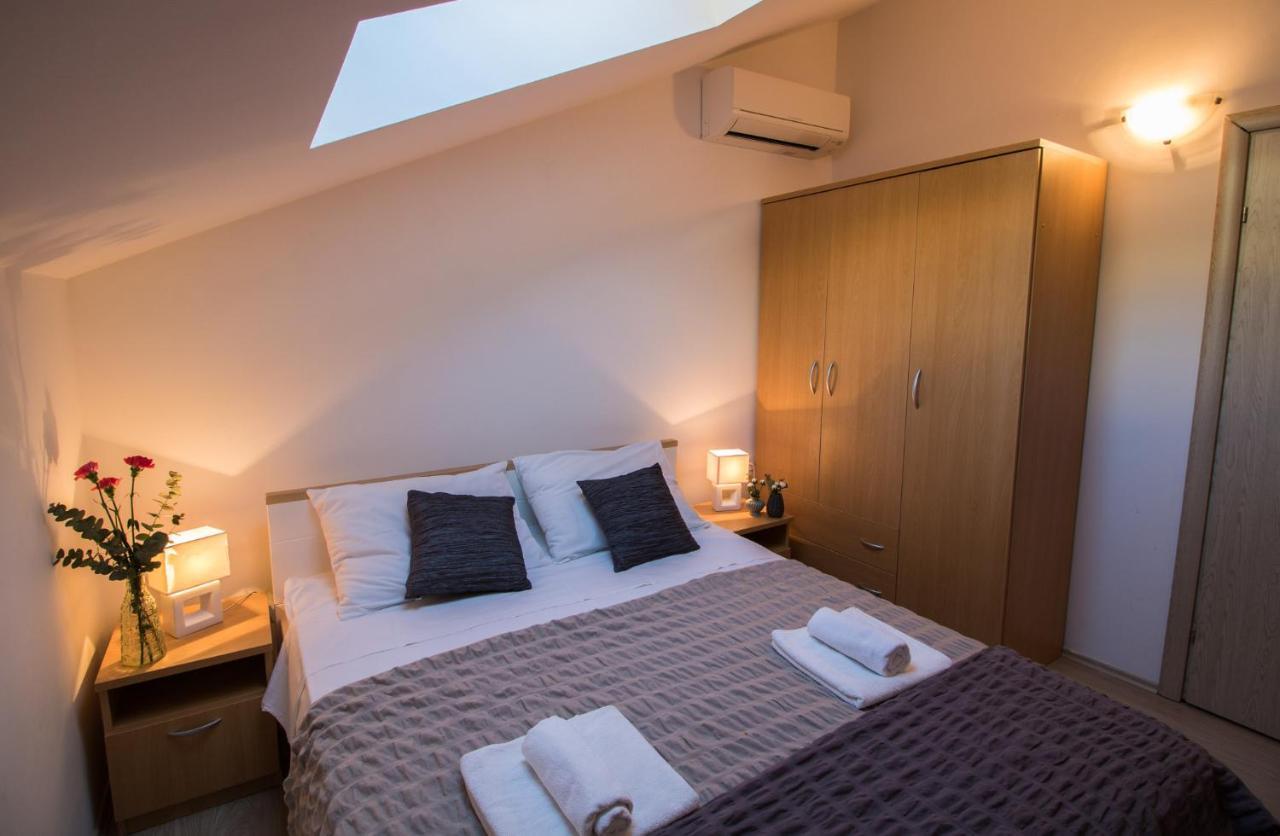 Apartments Villa Carica B&B Мимице Екстериор снимка