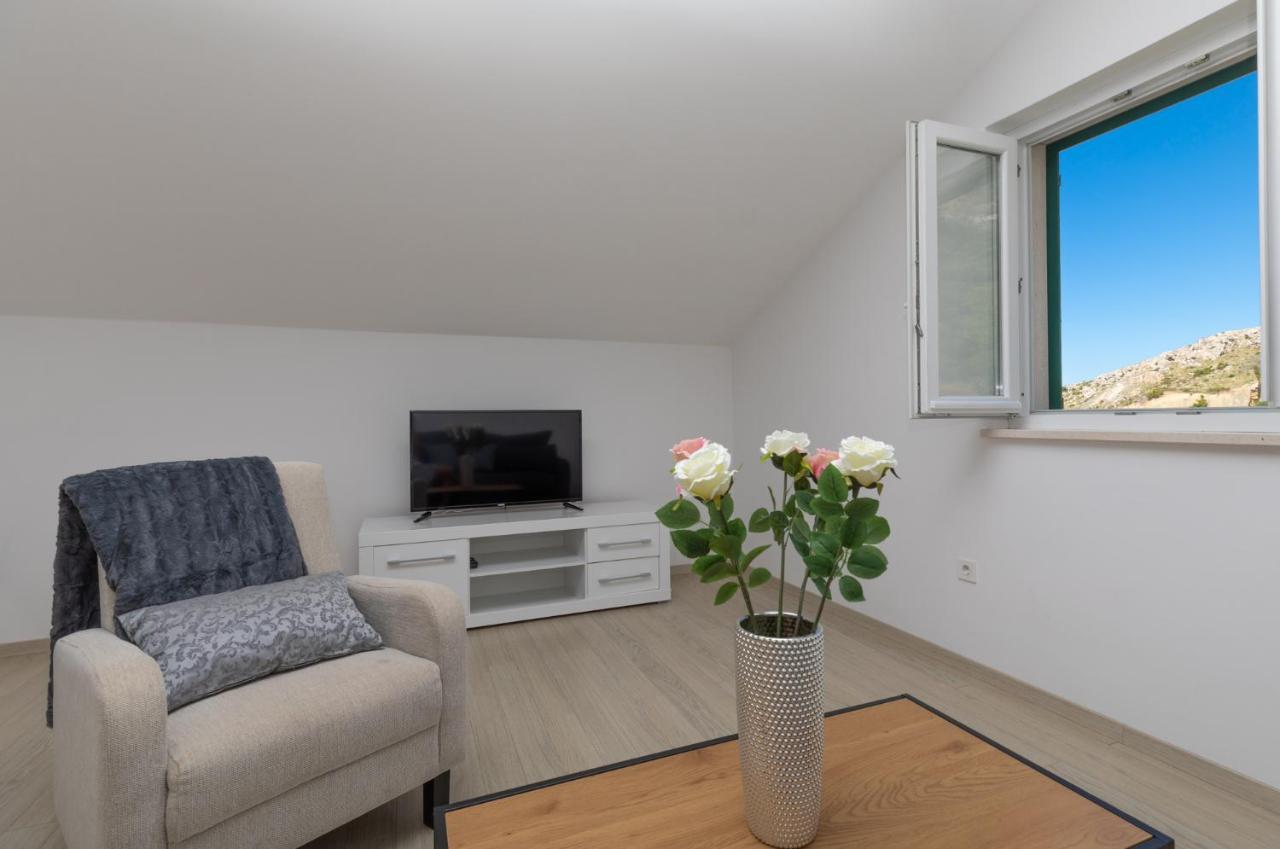 Apartments Villa Carica B&B Мимице Екстериор снимка