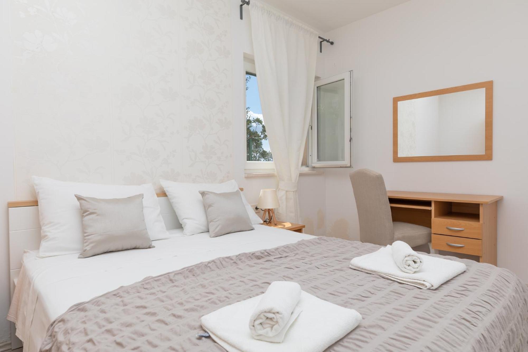 Apartments Villa Carica B&B Мимице Екстериор снимка