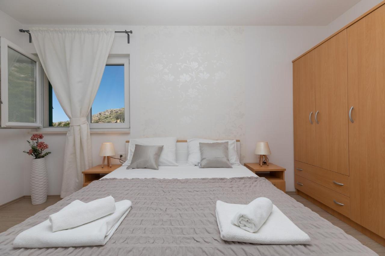 Apartments Villa Carica B&B Мимице Екстериор снимка