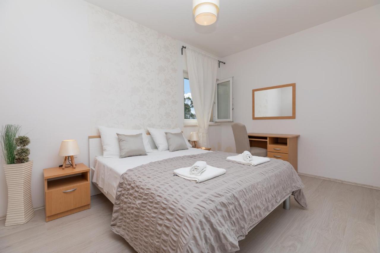 Apartments Villa Carica B&B Мимице Екстериор снимка
