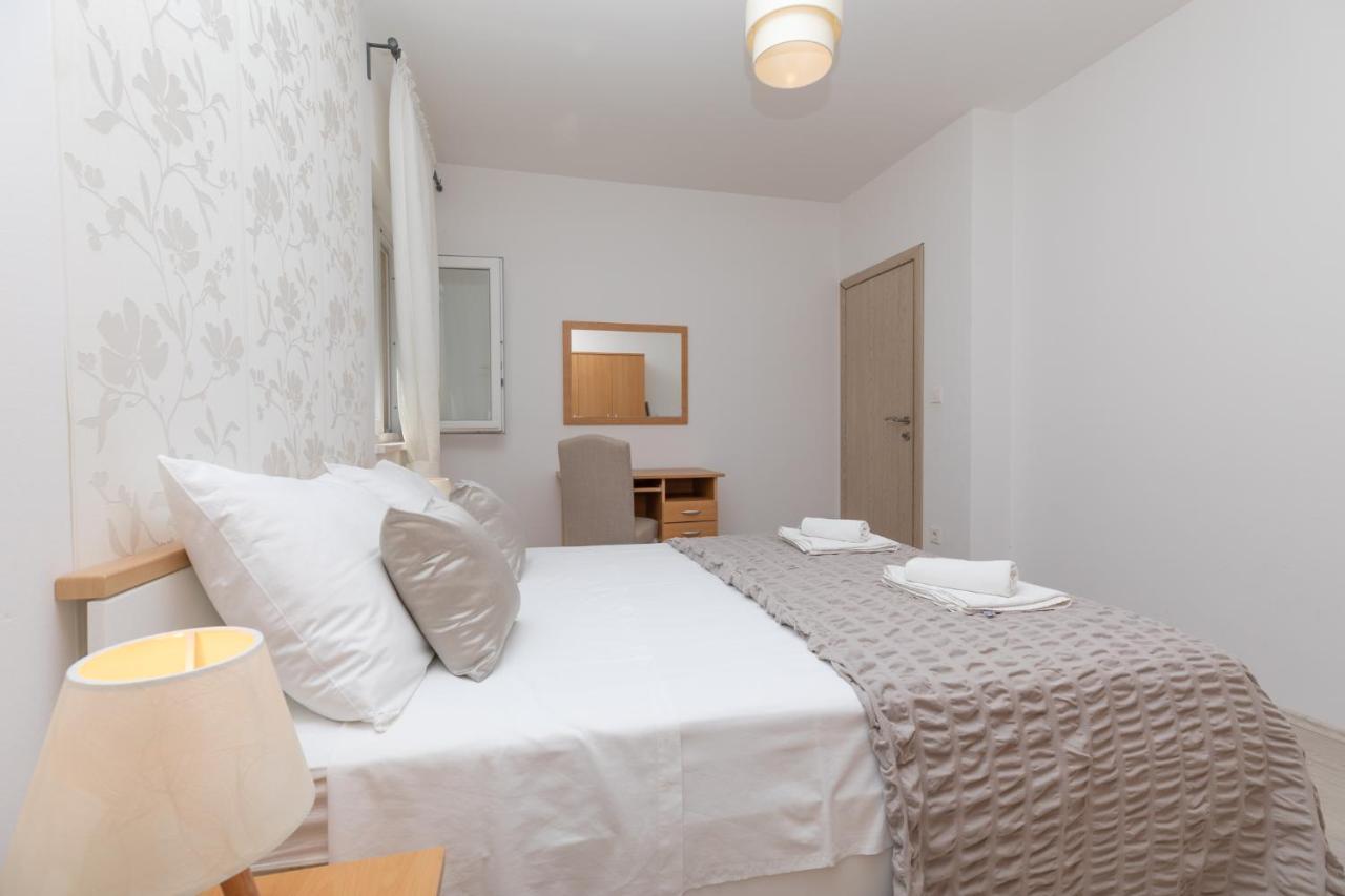 Apartments Villa Carica B&B Мимице Екстериор снимка