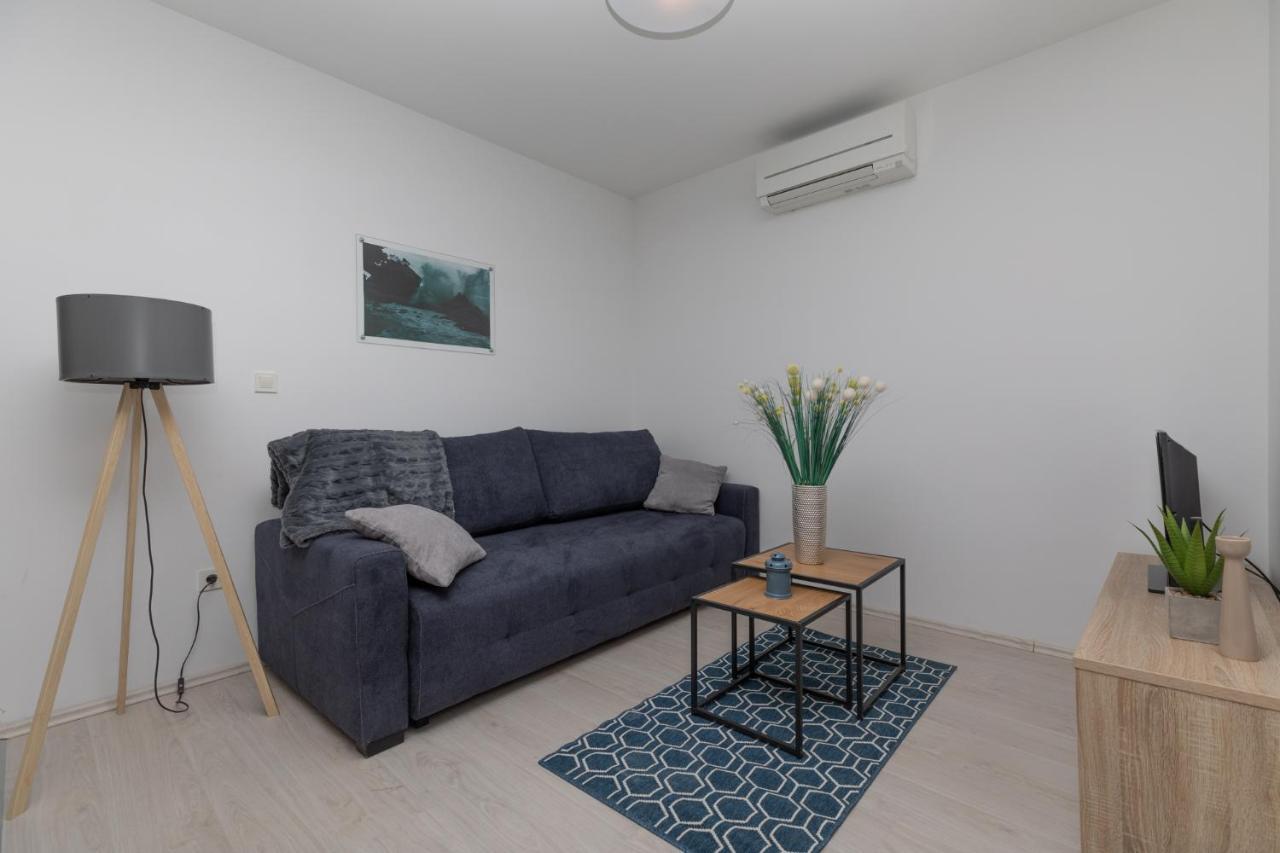 Apartments Villa Carica B&B Мимице Екстериор снимка